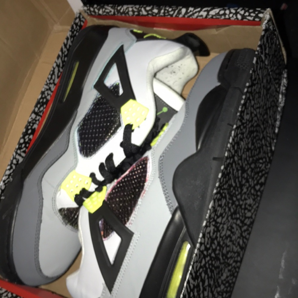 Air Jordan 4 Retro